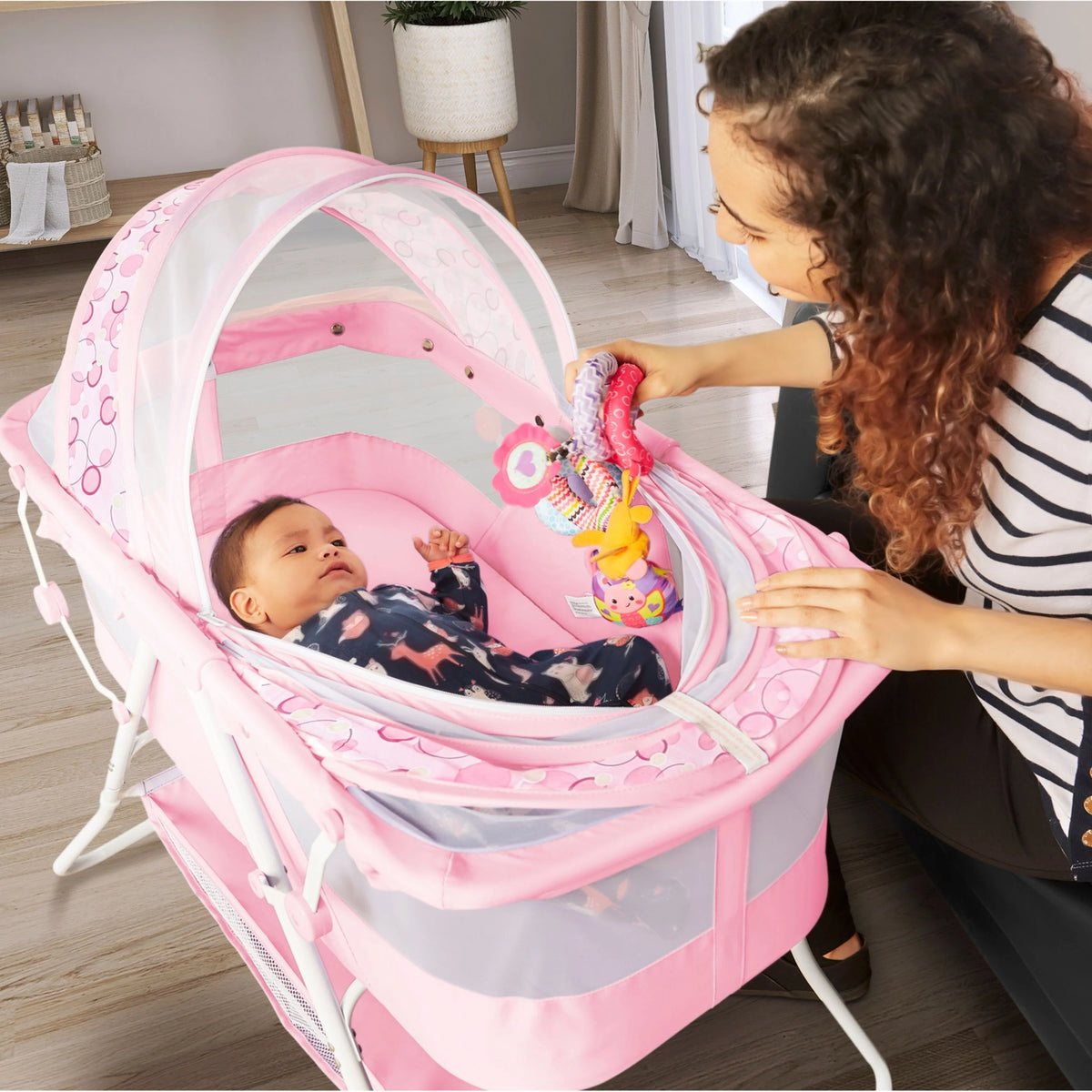 Pink Bassinet D270684