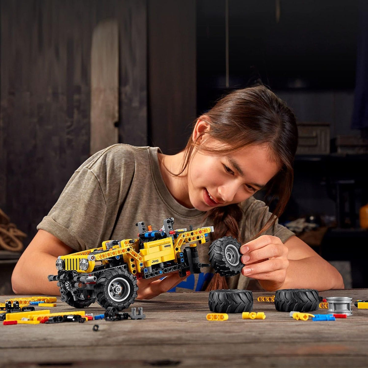 LEGO Technic Jeep Wrangler 4x4 Toy Car 42122 Model Building Kit D4879