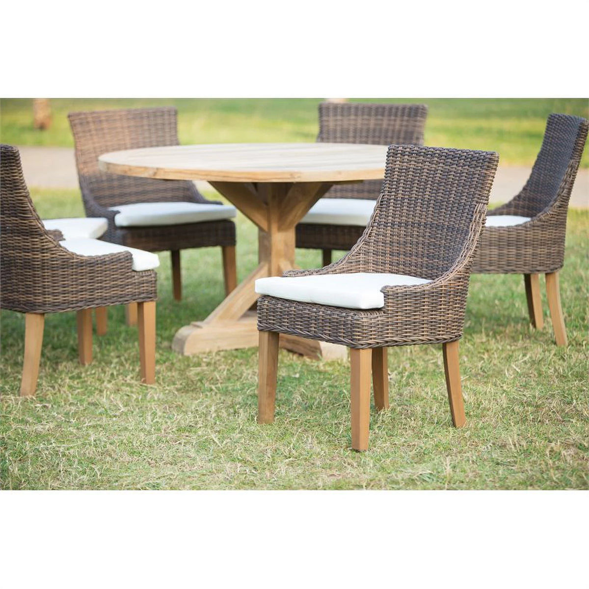 Wood Round Dining Table F32866